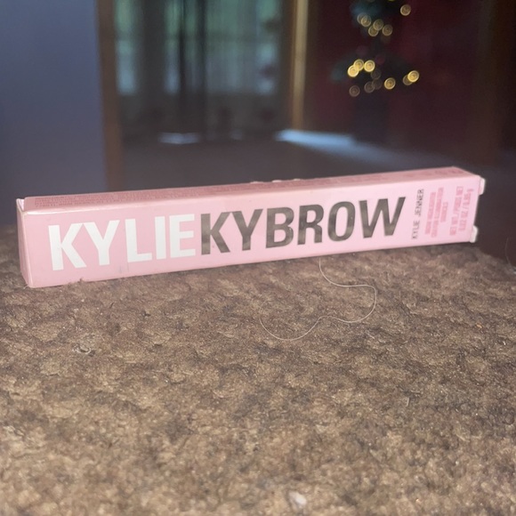 ⭐️Beautiful KYLIE KYBROW EYEBROW HIGHLIGHTER !!! Gorgeous Color !!⭐️ - Picture 2 of 3